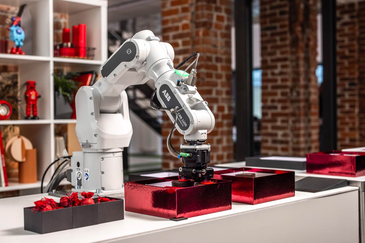 ABB Swifti robot packaging candy